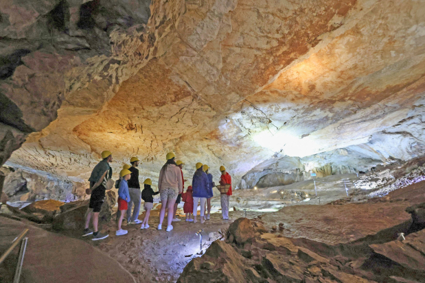 World News: Bosnia’s ‘wind cave’ provides heatwave relief
